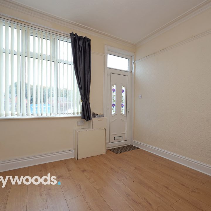 2 bed terraced house to rent in King William Street, Stoke-on-Trent, Staffordshire - Photo 1