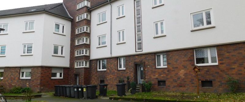 Im Ersten Obergeschoss mit 2 Zimmern und Balkon! - Photo 1