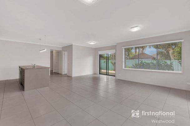 You Can Ring My Bell - Photo 1