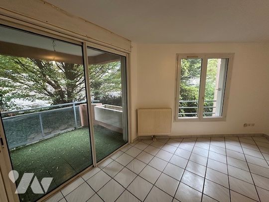 Appartement T2 à louer avec terrasse dans immeuble de bon standing, quartier de la Gare - Photo 1