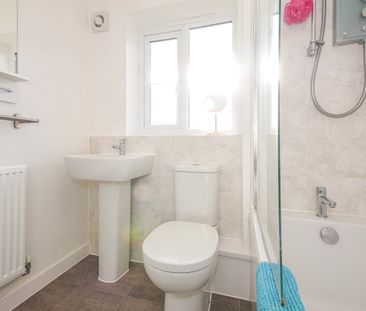 2 bedroom house to rent Grace Farrant Road, Great Cornard, Sudbury,... - Photo 6