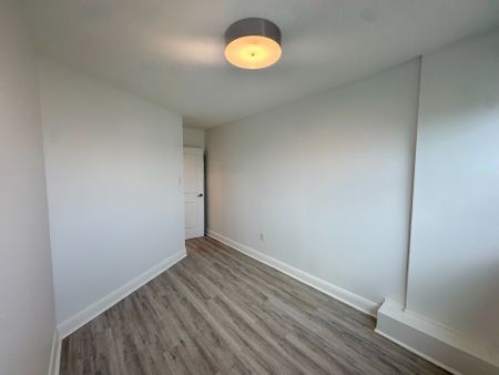 For Lease - 201 Sherbourne Street Unit# 2106, Toronto, Ontario - Photo 2