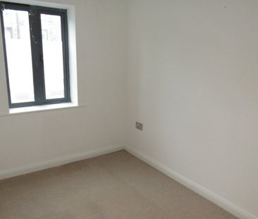 Oldham Road - Photo 2