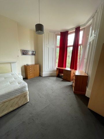 2 Bed Flat, Cecil Street, G12 - Photo 2