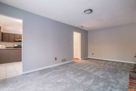 Property For Lease | E9282516 - Photo 3