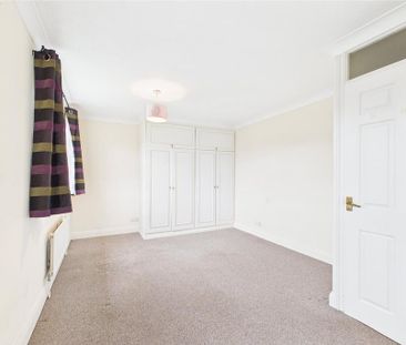 4 bedroom detached house to rent - Photo 4