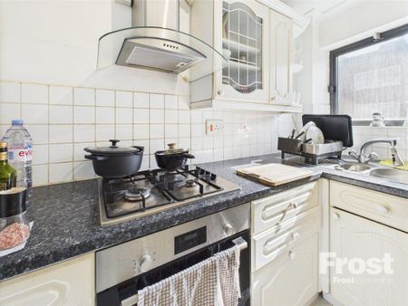 2 bedroom apartment to rent - Photo 3