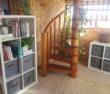 2 Bed Apartment, PANORAMIC OCEAN VIEWS, top 2 floors, HUGE 185m2 + ... - Photo 2