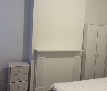 Room in a Shared House, Alpha Road, N18 - Photo 3