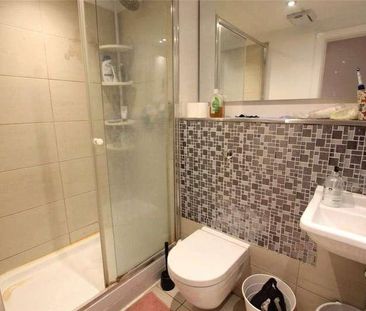 Blackwall Way, London, E14 - Photo 2