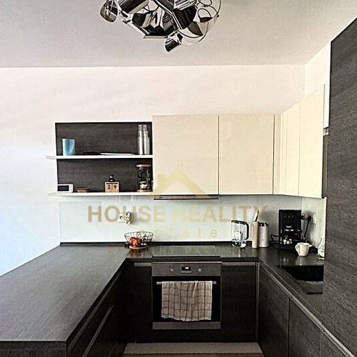 Štýlový 2 izbový byt v novostavbe s veľkou terasou 39 m² na Kramároch – Ďumbierska ulica - Photo 1