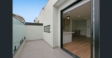 Deluxe Contemporary Living BRAND NEW / ONE WEEK FREE RENT - Photo 4