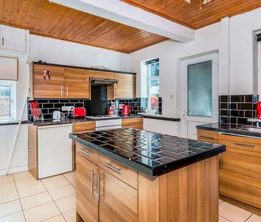 2 bedroom semi-detached house to rent - Photo 3