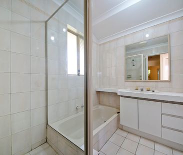 3 bedroom villa in great location - 6 MONTH LEASE - Photo 5