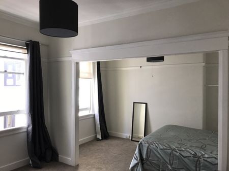 Retro in The Brooklyn - Photo 5