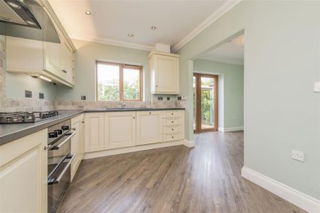 4 bed House - Detached To Let - Photo 5