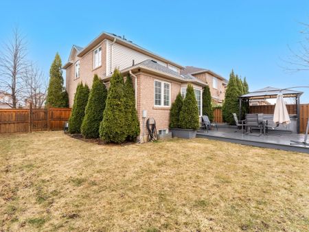 For Lease - 7282 Blackwood Mews, Mississauga, Ontario - Photo 2