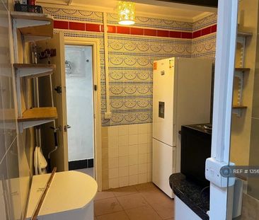 Studio to rent - Photo 6