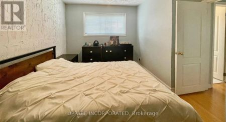 UNIT B - 704 CLAUDE STREET - Photo 5