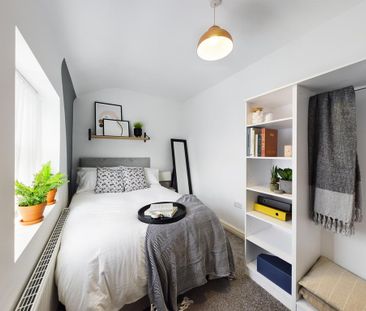 1 bedroom in a house share to rent - Photo 1