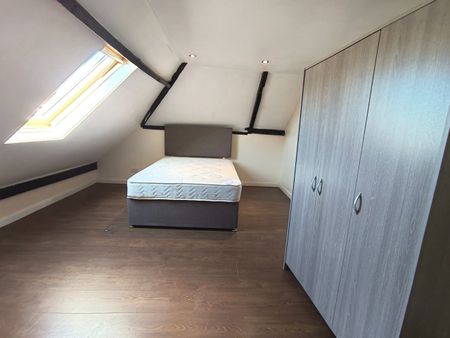 3 Bed Maisonette, Old Market St, BS2 - Photo 4