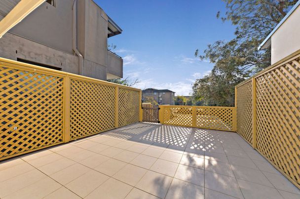 Ground Floor Apartment with Large Terrace - Photo 1