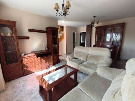 Alquiler de dúplex en Calle Don Quijote - Photo 3