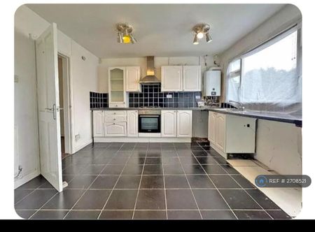 3 bedroom terraced house to rent - Photo 5