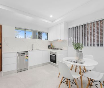 PRESTIGIOUS HOME WITH BONUS ATTACHED GRANNY FLAT - Photo 1