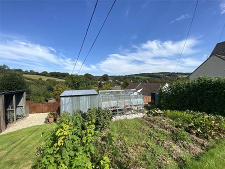 3 bedroom semi-detached house to rent - Photo 4