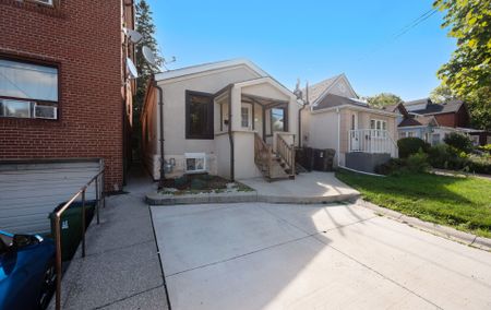 For Lease - 69 Rockcliffe Boulevard Unit# Main Floor, Toronto, Ontario - Photo 3