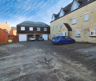 Mir Crescent, Swindon, Swindon, SN25 - Photo 1