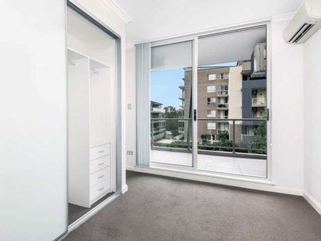 Furnished | One Bedroom + Study Room | Car Space - Photo 2