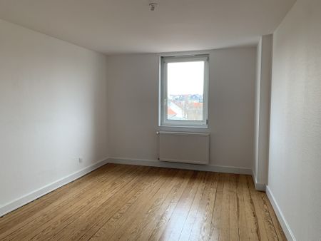 Location Appartement 4 pièces 93m² SARREGUEMINES 57200 - Photo 4