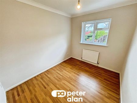 St. Peters Drive, Pontllanfraith, BLACKWOOD - Photo 3