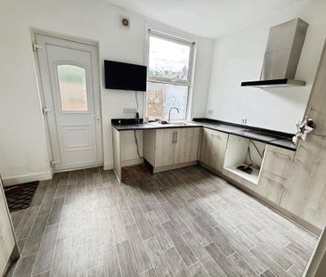 2 bedroom terraced house to rent - Photo 4