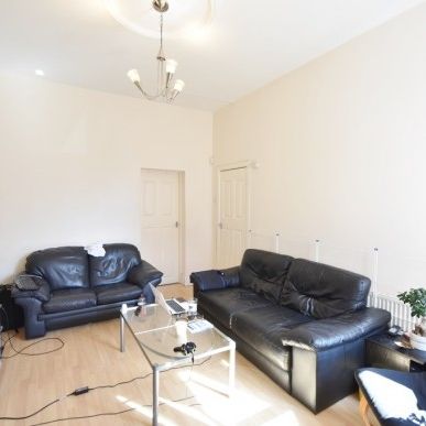 3 Bed - Trewitt Road, Heaton - Photo 1