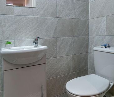 5 bedroom terraced house to rent - Photo 6