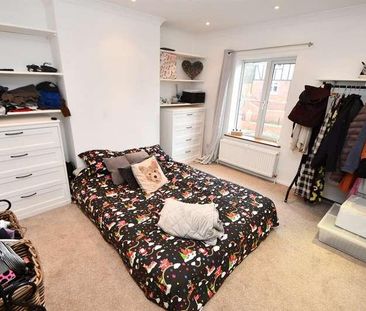 Bedroom Semi-detached Cottage In Haslemere, GU27 - Photo 4