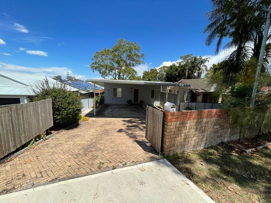 Three Bedroom Home with Sunroom - Photo 1