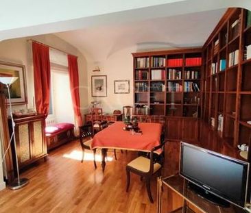 Prati-Cavour: Spacious, renovated 2 bedroom, 2 bath. Bright, silent... - Photo 1
