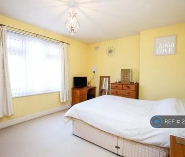 2 bedroom semi-detached house to rent - Photo 3