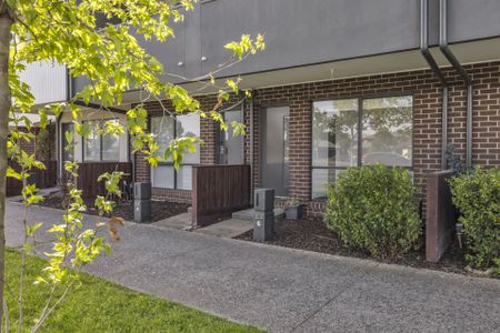 204 Henry Road Pakenham VIC - Photo 5