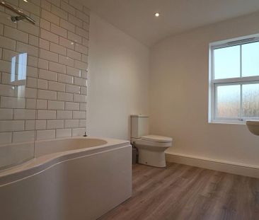 2 bedroom terraced house to rent - Photo 5