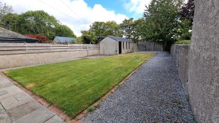 4 bedroom semi-detached house to rent - Photo 4