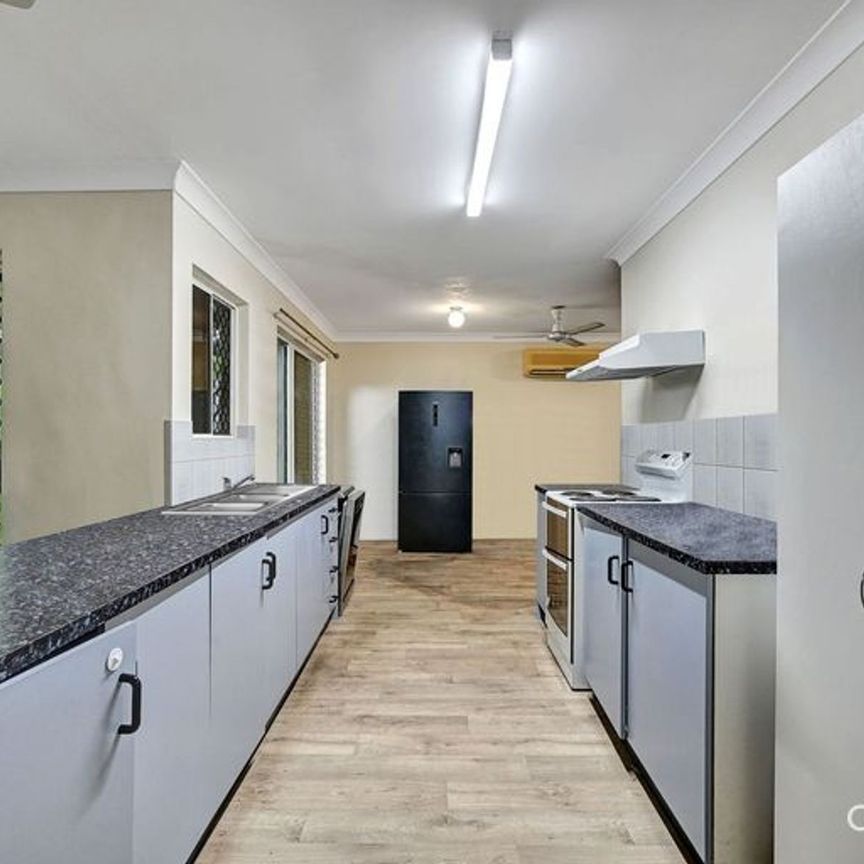 4 Woodlea Court, 4815, Kelso Qld - Photo 1