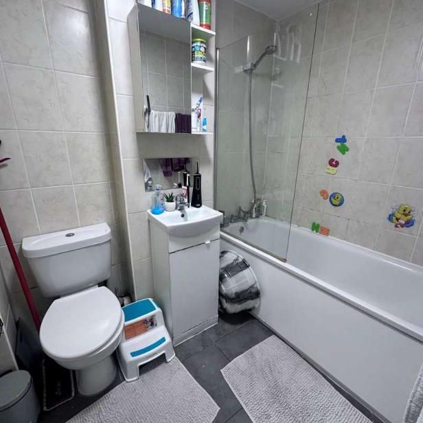 Abbey Lane, London, E15 - Photo 1