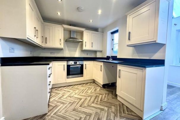 Abbey Foregate, Shrewsbury - Photo 1