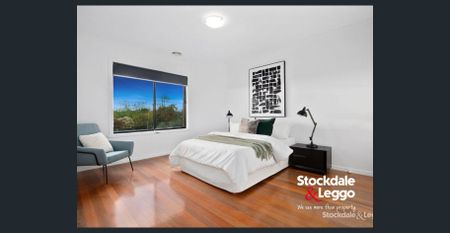 Stylish Townhouse Living on the Pascoe Vale – Oak Park Border - Photo 2