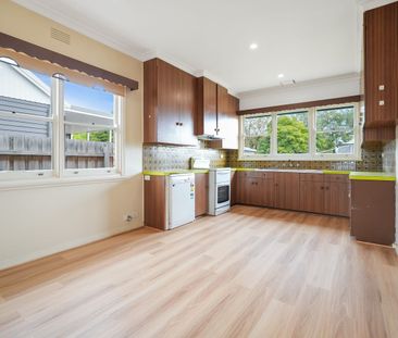 Charming Brick Veneer Home in the Heart of Belmont - Photo 6